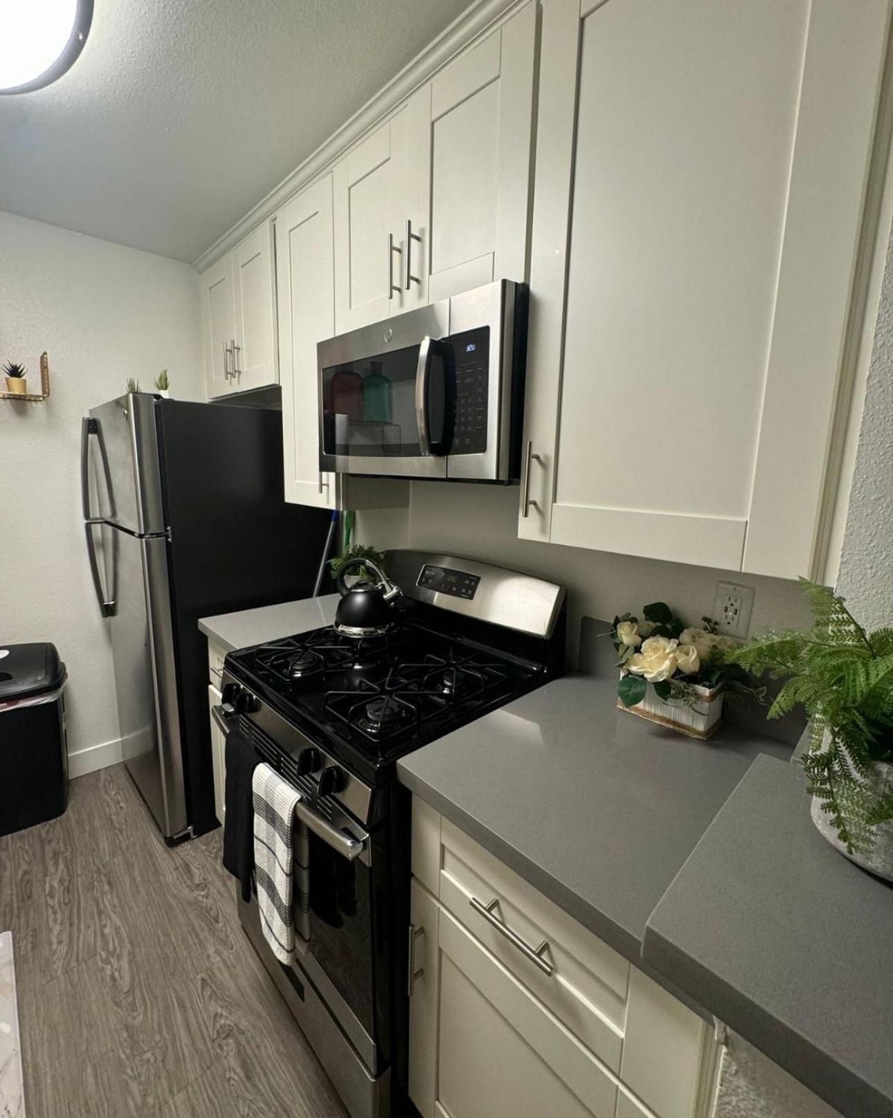 Luxury One Bedroom Apartments Free Parking&Pool Лос Анджелис Екстериор снимка